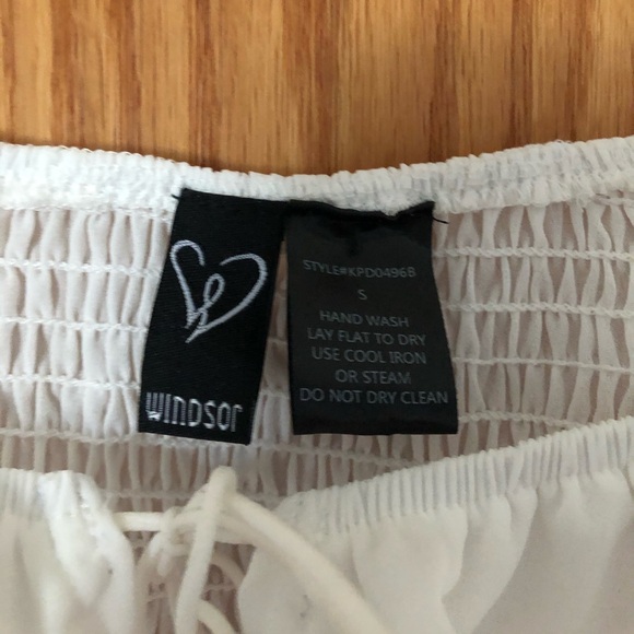 WINDSOR STORE CROP TOP - Picture 2 of 4